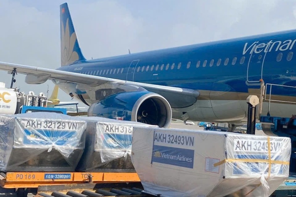 Vietnam Airlines ủng hộ 5,5 tỷ đồng hỗ trợ đồng bào vùng bão lũ 